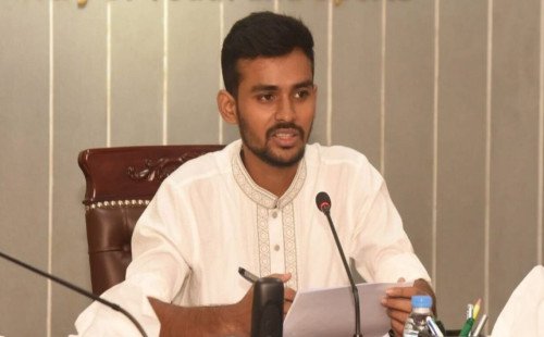 পিএসসিকে চাপ প্রয়োগ: যা বললেন উপদেষ্টা আসিফ মাহমুদ