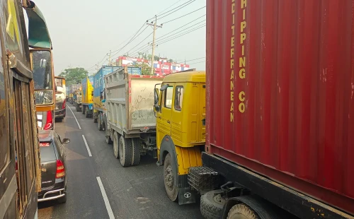 ঢাকা-চট্টগ্রাম মহাসড়কে ভয়াবহ যানজট