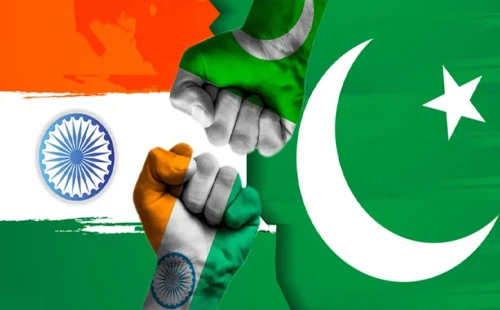 পাক-ভারত সংঘাত: কৌশলগতভাবে এগিয়ে ইসলামাবাদ