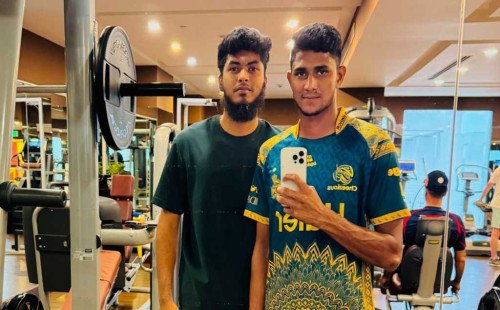 রাওয়ালপিন্ডিতে ড্রোন হামলা: দেশে ‘ফিরে আসতে পারেন’ নাহিদ-রিশাদ