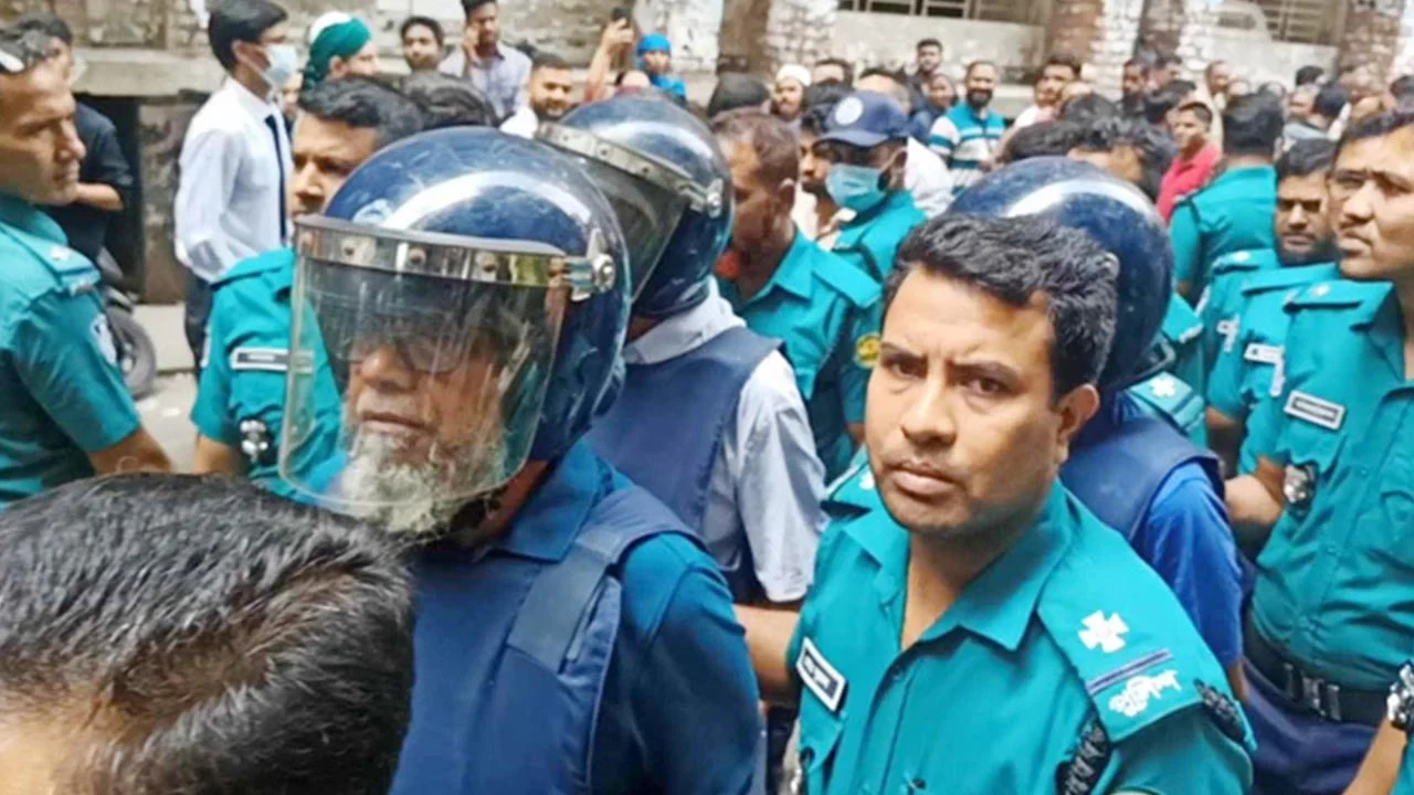 সাবেক স্বরাষ্ট্র সচিব জাহাঙ্গীর আলম রিমান্ডে