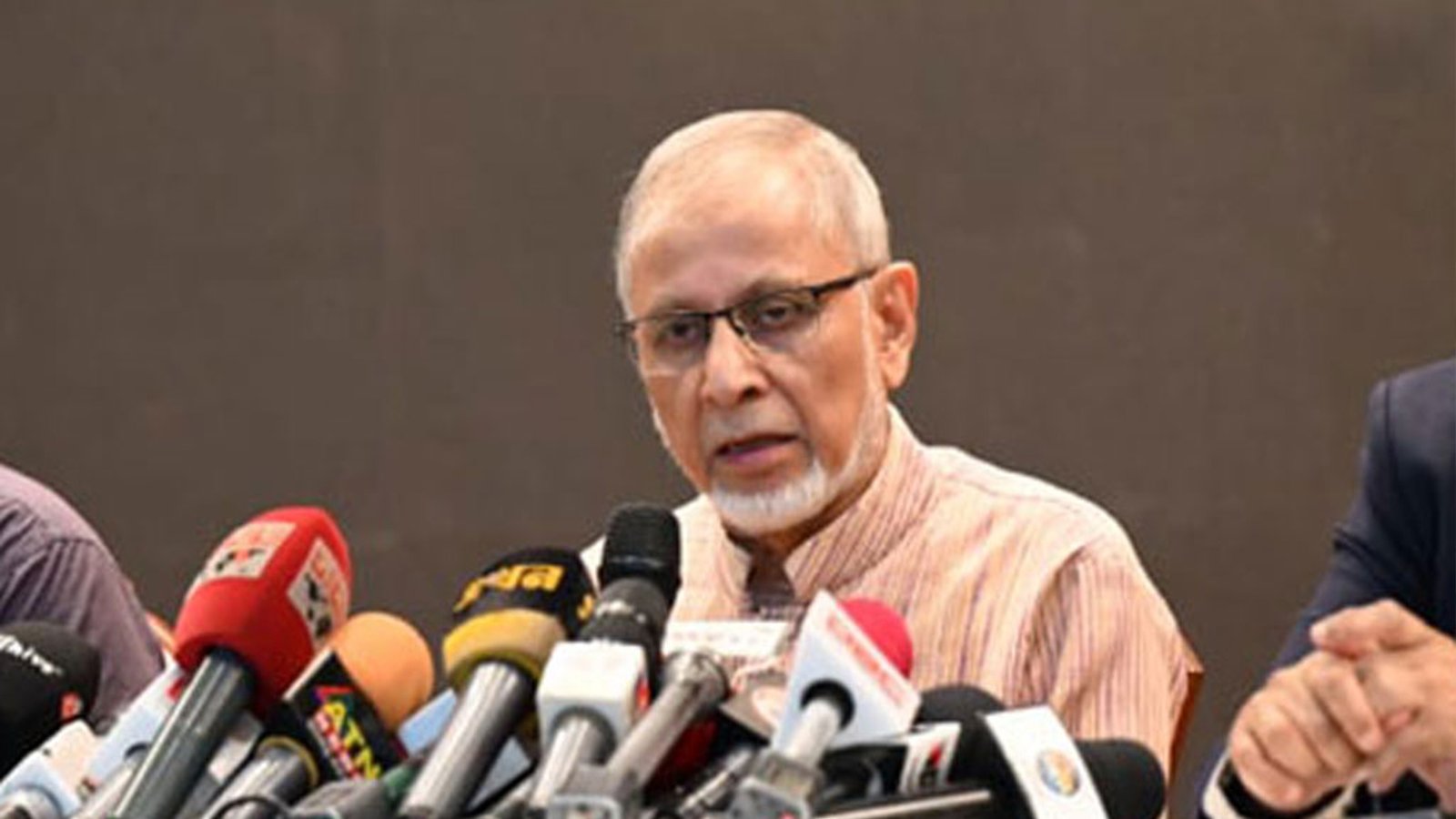 জাপান ১৫ বছরে ঘুরে দাঁড়িয়েছিল, আমাদেরও সঠিক নীতি নিতে হবে: ড. আনিসুজ্জামান