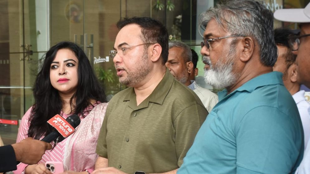 বিজিএমইএ নির্বাচন ২০২৫-২৭: পরিবর্তনের বার্তা নিয়ে ভোটারদের কাছে ছুটছেন ফোরামের প্রার্থীরা