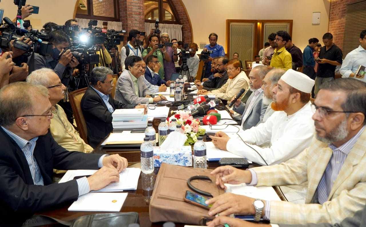 যত দ্রুত সম্ভব জাতীয় সনদের দিকে এগিয়ে যেতে চাই: আলী রীয়াজ