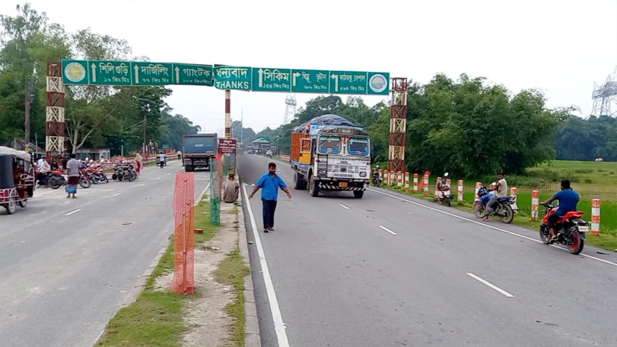 ‘বাংলাবান্ধা স্থলবন্দরে ভারতীয় নিষেধাজ্ঞার তেমন প্রভাব পড়েনি’