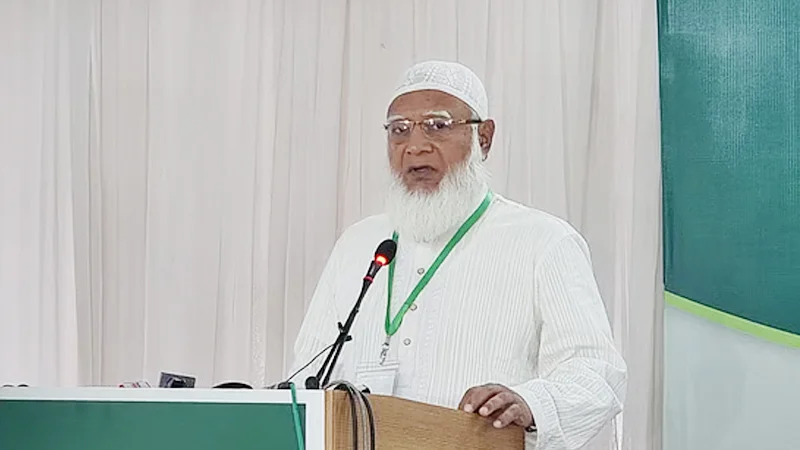 সেনাবাহিনীকে বিতর্কিত করলে দেশ বড় ঝুঁকিতে পড়বে: জামায়াত আমির