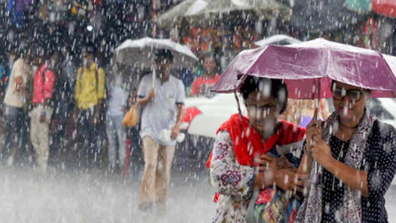কবে থেকে বৃষ্টি কমবে, জানাল আবহাওয়া অফিস