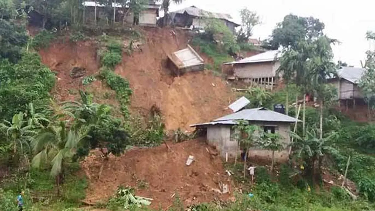 ভারি বৃষ্টিপাতের পূর্বাভাস, ভূমিধসের আশঙ্কা