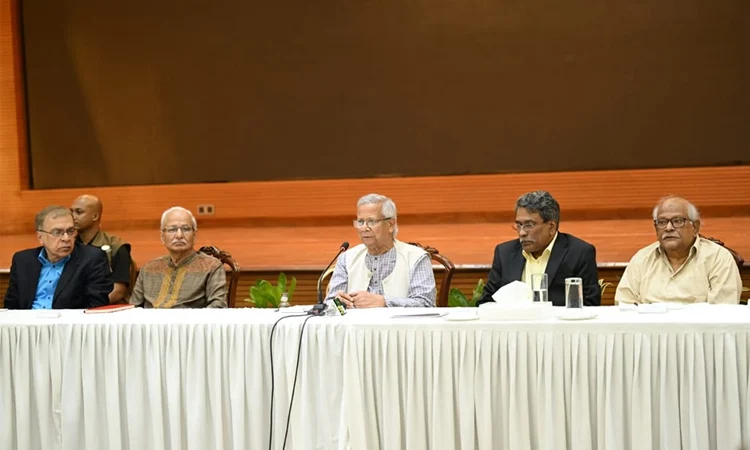 রাজনৈতিক দলগুলোর সঙ্গে ঐকমত্যের মাধ্যমে জুলাই সনদ ঘোষণার অঙ্গীকার প্রধান উপদেষ্টার
