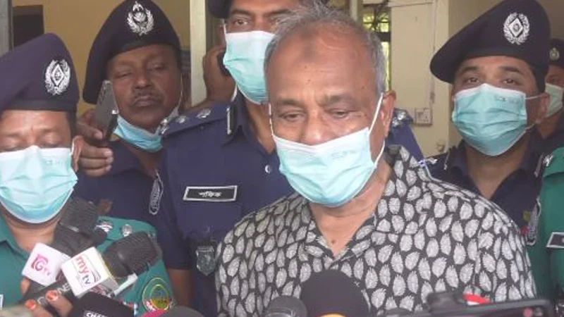 তারেক রহমানের দেশে ফিরতে কোনো বাধা নেই: স্বরাষ্ট্র উপদেষ্টা