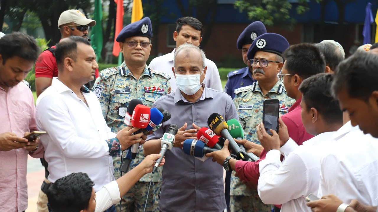 নির্বাচনে নিরাপত্তা দিতে আইন-শৃঙ্খলা বাহিনী প্রস্তুত: স্বরাষ্ট্র উপদেষ্টা