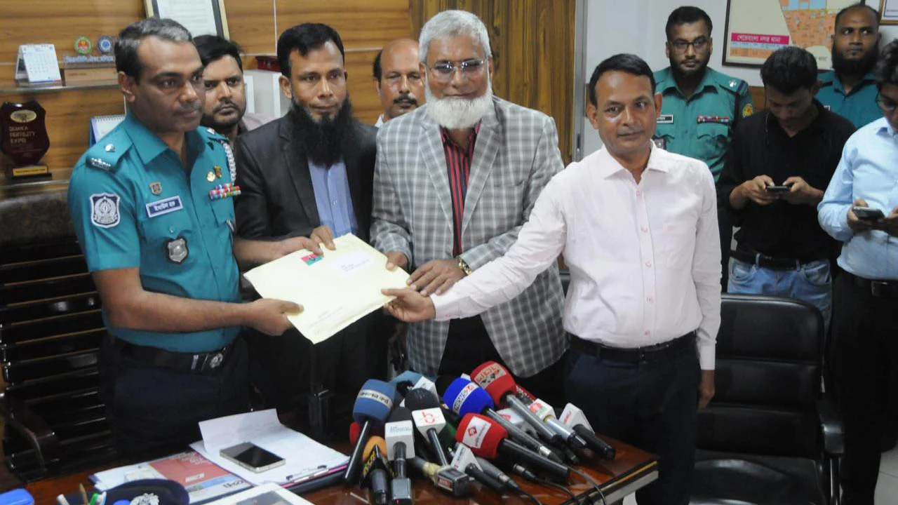 রকিব-হুদা-আউয়াল কমিশনের বিরুদ্ধে বিএনপির মামলা
