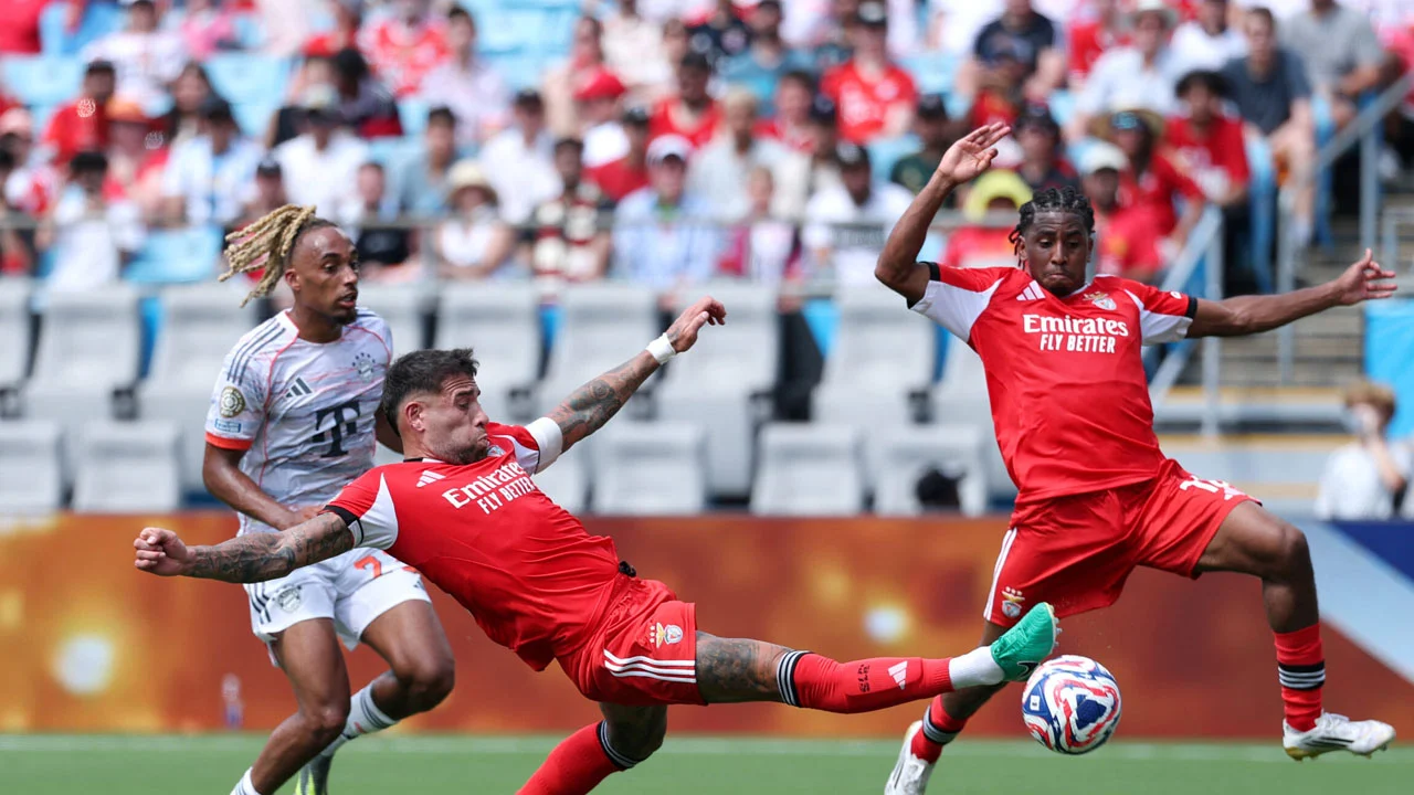 বায়ার্নকে হারিয়ে গ্রুপ সেরা বেনফিকা