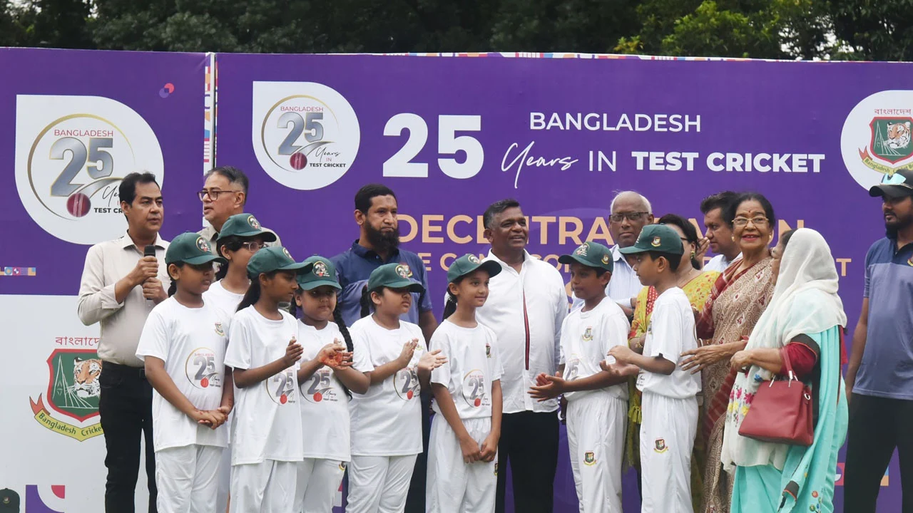 টেস্ট মর্যাদার রজতজয়ন্তী উদযাপনে ধানমন্ডিতে ক্রিকেট ম্যাচ