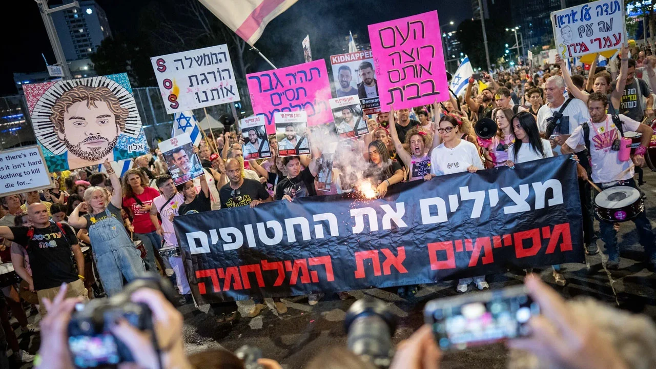 হামাসের সঙ্গে যুদ্ধবিরতির দাবিতে ইসরাইলে বিক্ষোভ