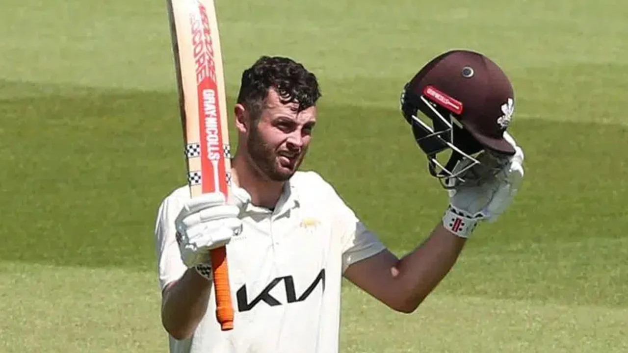 ১২৫ বছরের রেকর্ড ভাঙল সারে