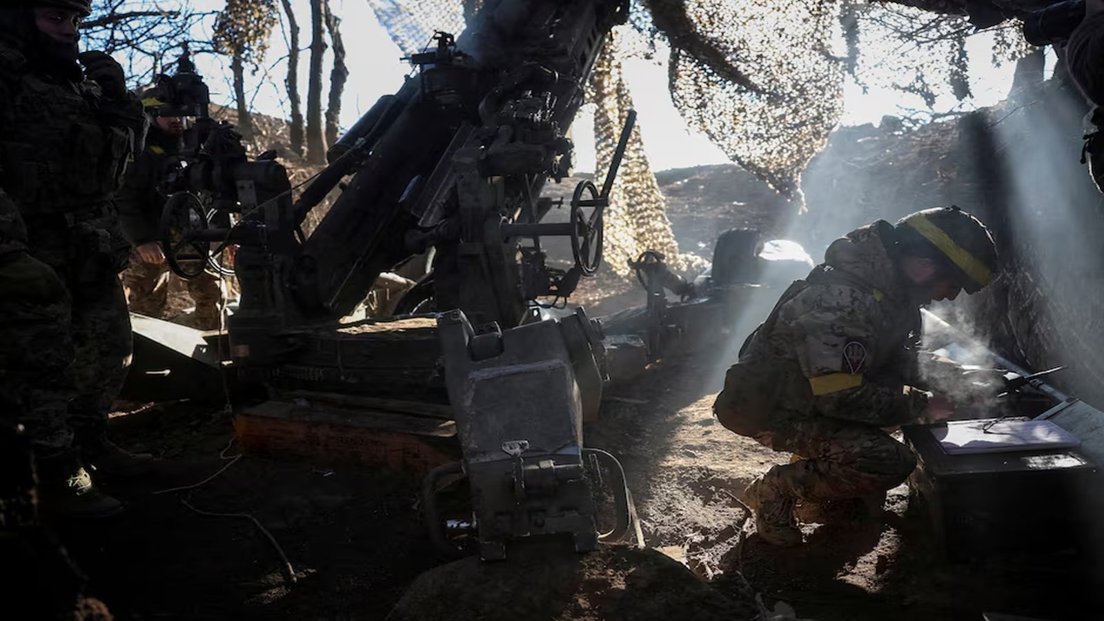 ইউক্রেনে নিষিদ্ধ রাসায়নিক অস্ত্রের ‘ব্যাপক’ ব্যবহার করেছে রাশিয়া