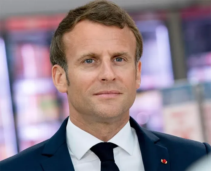 `প্রশংসায় ভাসছেন ম্যাক্রন'