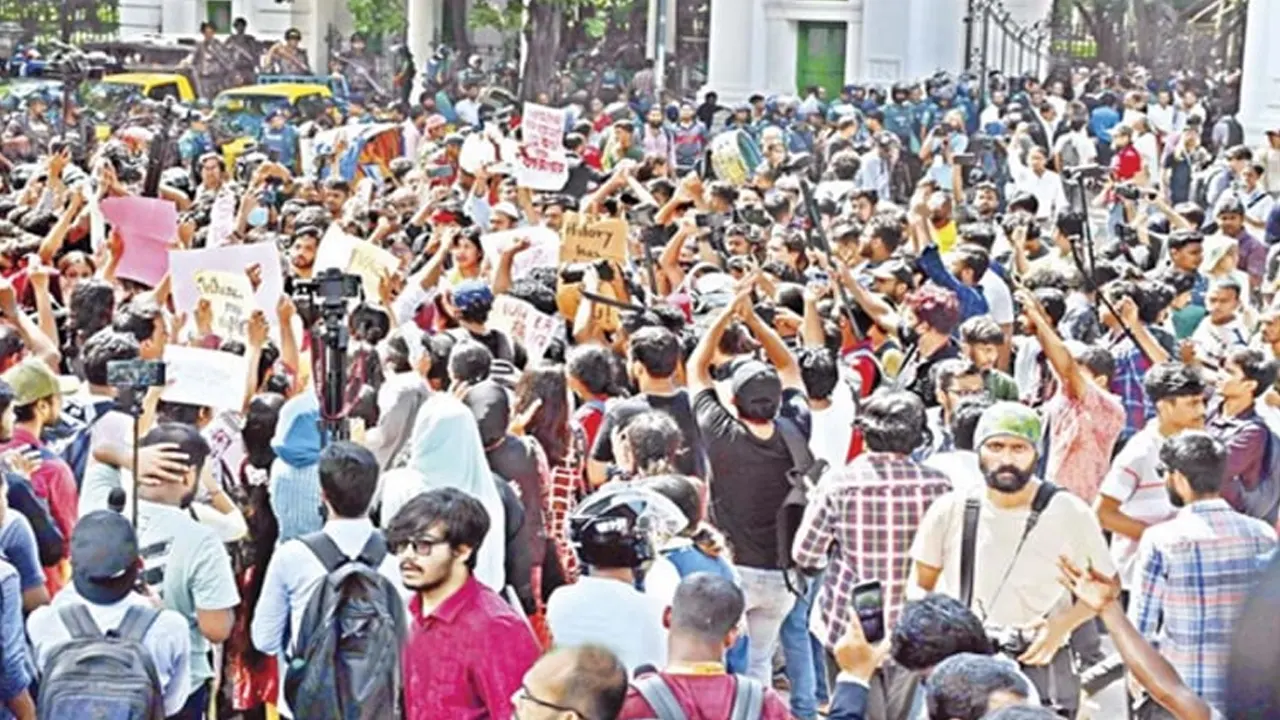 ফিরে দেখা ৩১ জুলাই : ‘মার্চ ফর জাস্টিস’ কর্মসূচিতে পুলিশের বাধা